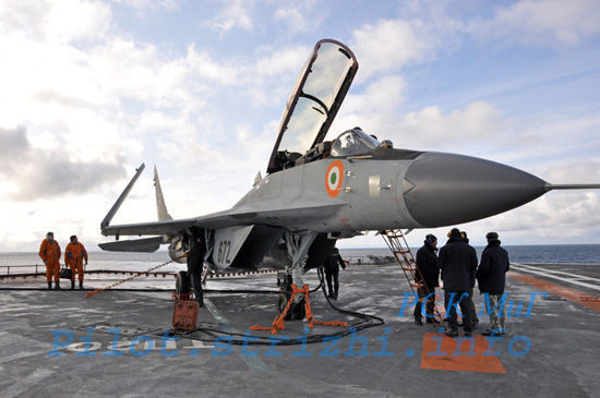 印度防长称15架新俄制米格-29K舰载机已服役