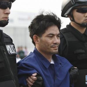 老挝警方来华提审糯康 记者称其目光凶险(图)