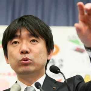 日本大阪市长婚外情曝光 曾被视为首相理想人选