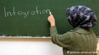 Integration / Schultafel / Schulungsraum / Migranten