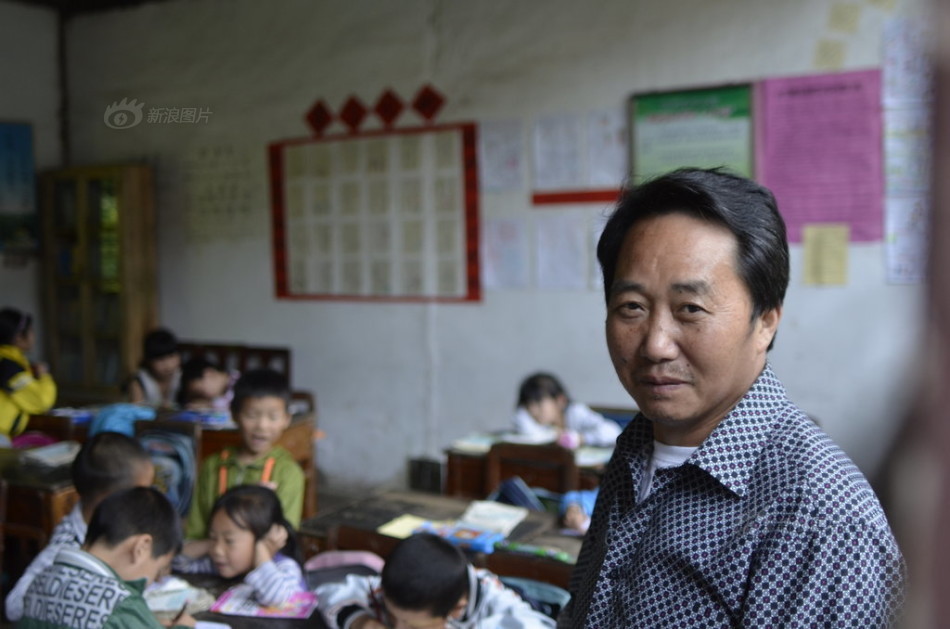 纽约警方公布持枪强奸按摩院中年华裔女子嫌犯