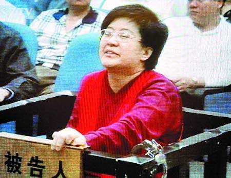 <em>色女</em>局长<em>爱</em>帅哥 公然向英俊男警员作性暗示 - 