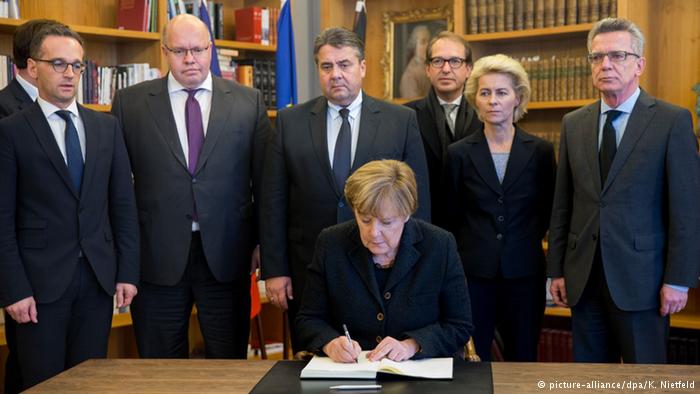 Frankreich Paris Anschlag Gedenken Kondolenzbuch Merkel