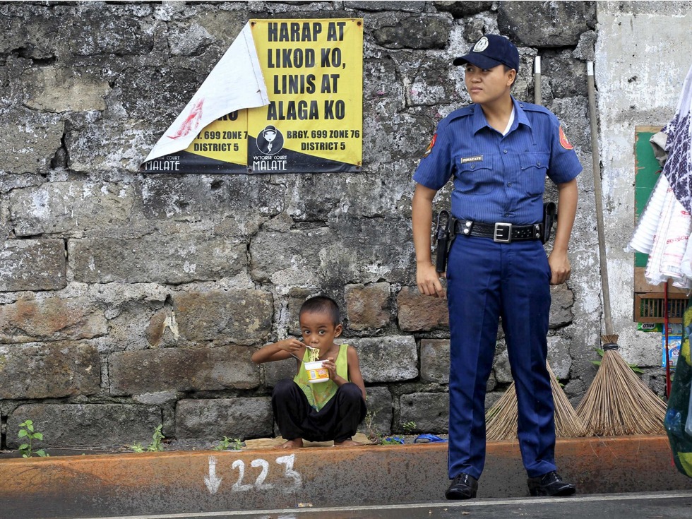 阿基诺召开紧急会议 菲律宾进入红色戒备 - 国