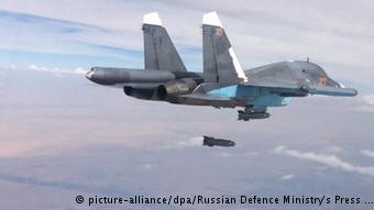 Syrien Russischer Bomber wirft Bombe ab