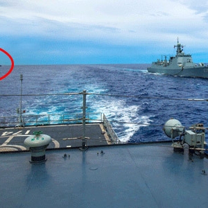 中国海军舰机西太突遭美军尾随 近在咫尺