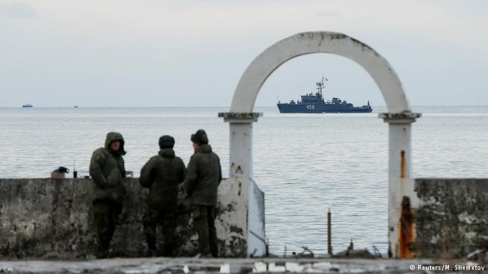 Russland Sotschi Flugzeugabsturz Marine Suche (Reuters/M. Shemetov)