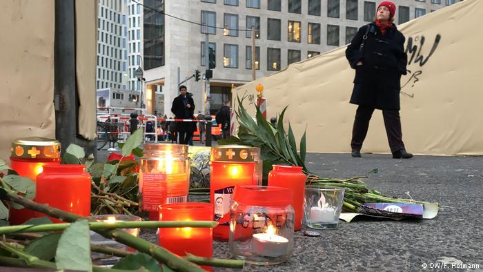 Deutschland Breitscheidplatz am Morgen nach dem Anschlag in Berlin (DW/F. Hofmann)