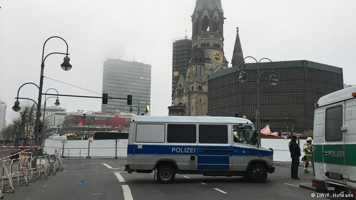 Deutschland Breitscheidplatz am Morgen nach dem Anschlag in Berlin (DW/F. Hofmann)