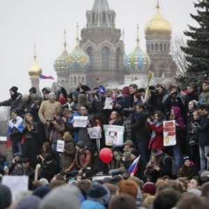 俄罗斯数十城市爆发大示威 新一波示威深意几许?