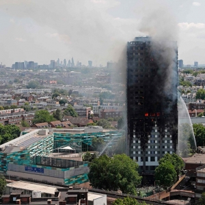 快讯：伦敦公寓大火失踪者或全部罹难(图)