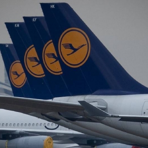 汉莎航空公司计划裁员2万2000人 一半在德国
