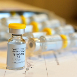 美国强生疫苗出问题停止实验